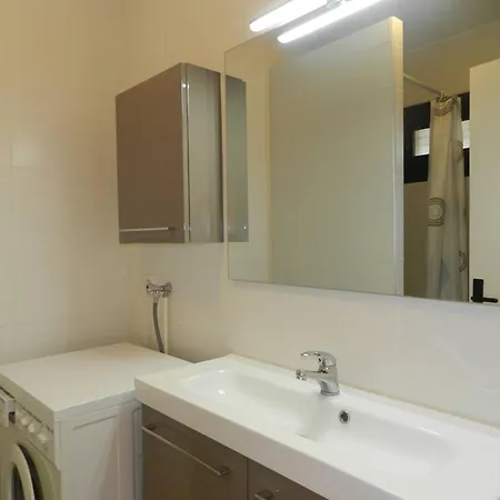 Le Lavandou, 2 Pieces, 4 Personnes - Fr-1-251-667 Apartment Le Lavandou