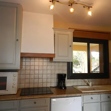 Apartment Le Lavandou, 2 Pieces, 4 Personnes - Fr-1-251-667