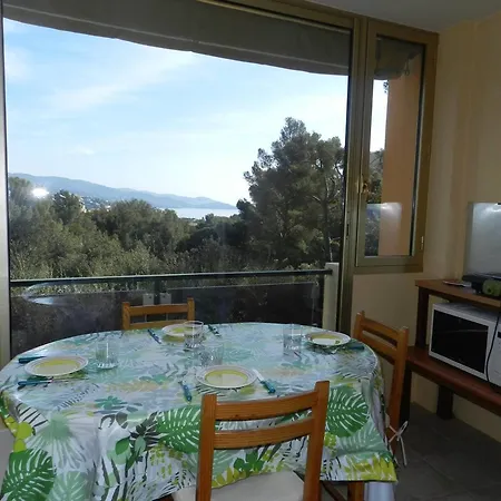 Apartment Le Lavandou, 2 Pieces, 4 Personnes - Fr-1-251-667 Le Lavandou